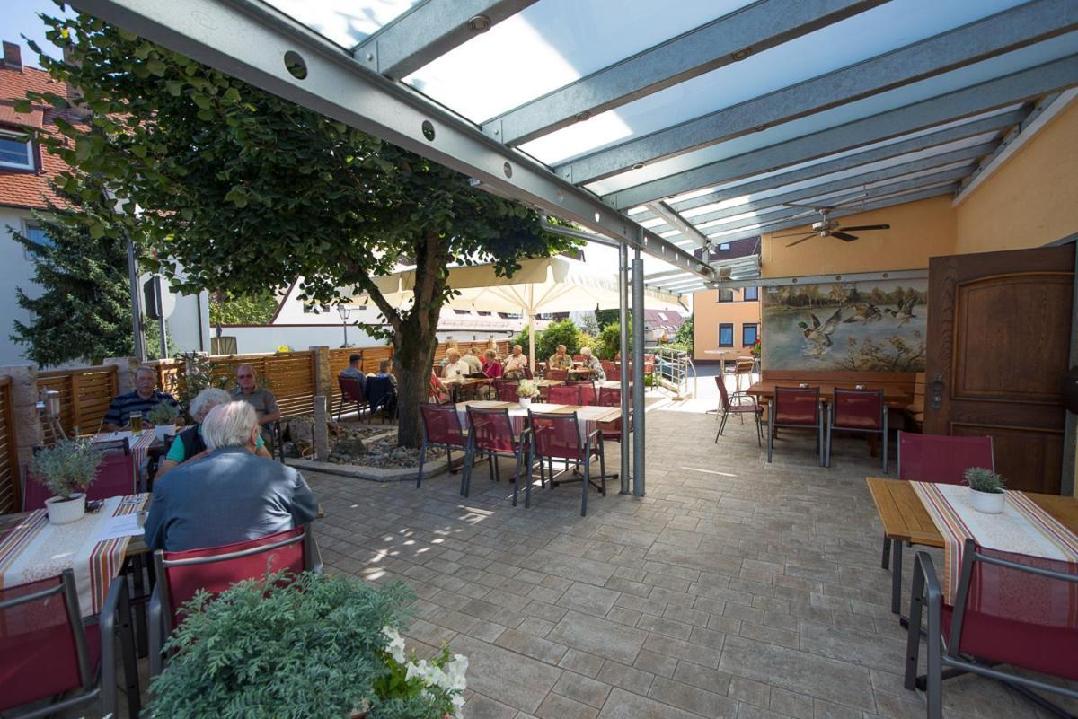 Hotel-Gasthof Weisses Ross Швайг-бай-Нюрнберг Экстерьер фото