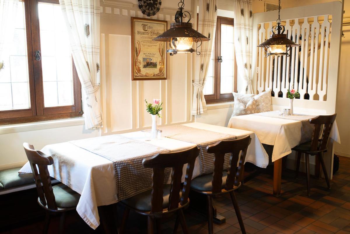 Hotel-Gasthof Weisses Ross Швайг-бай-Нюрнберг Экстерьер фото