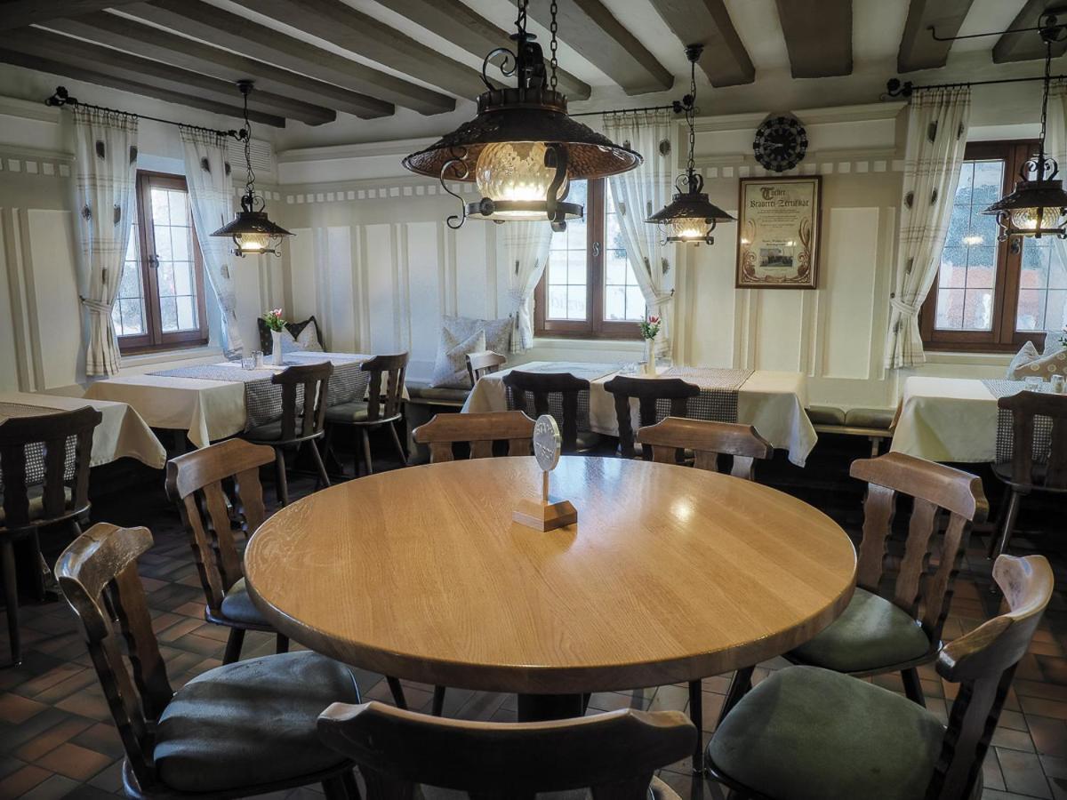 Hotel-Gasthof Weisses Ross Швайг-бай-Нюрнберг Экстерьер фото